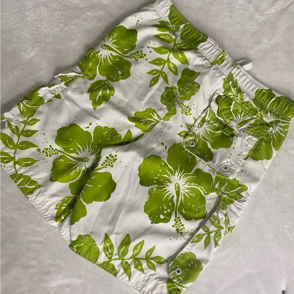 Abercrombie & Fitch Board Shorts/Swim, Green/White Hawaiian Size 34. Like New - Picture 3 of 8